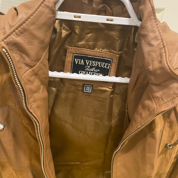 Leather jacket - Picture 2 of 4